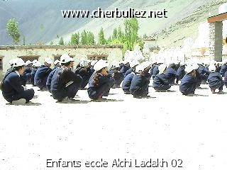 légende: Enfants ecole Alchi Ladakh 02
qualityCode=raw
sizeCode=half

Données de l'image originale:
Taille originale: 165977 bytes
Temps d'exposition: 1/100 s
Diaph: f/400/100
Heure de prise de vue: 2002:06:11 10:26:34
Flash: non
Focale: 42/10 mm
